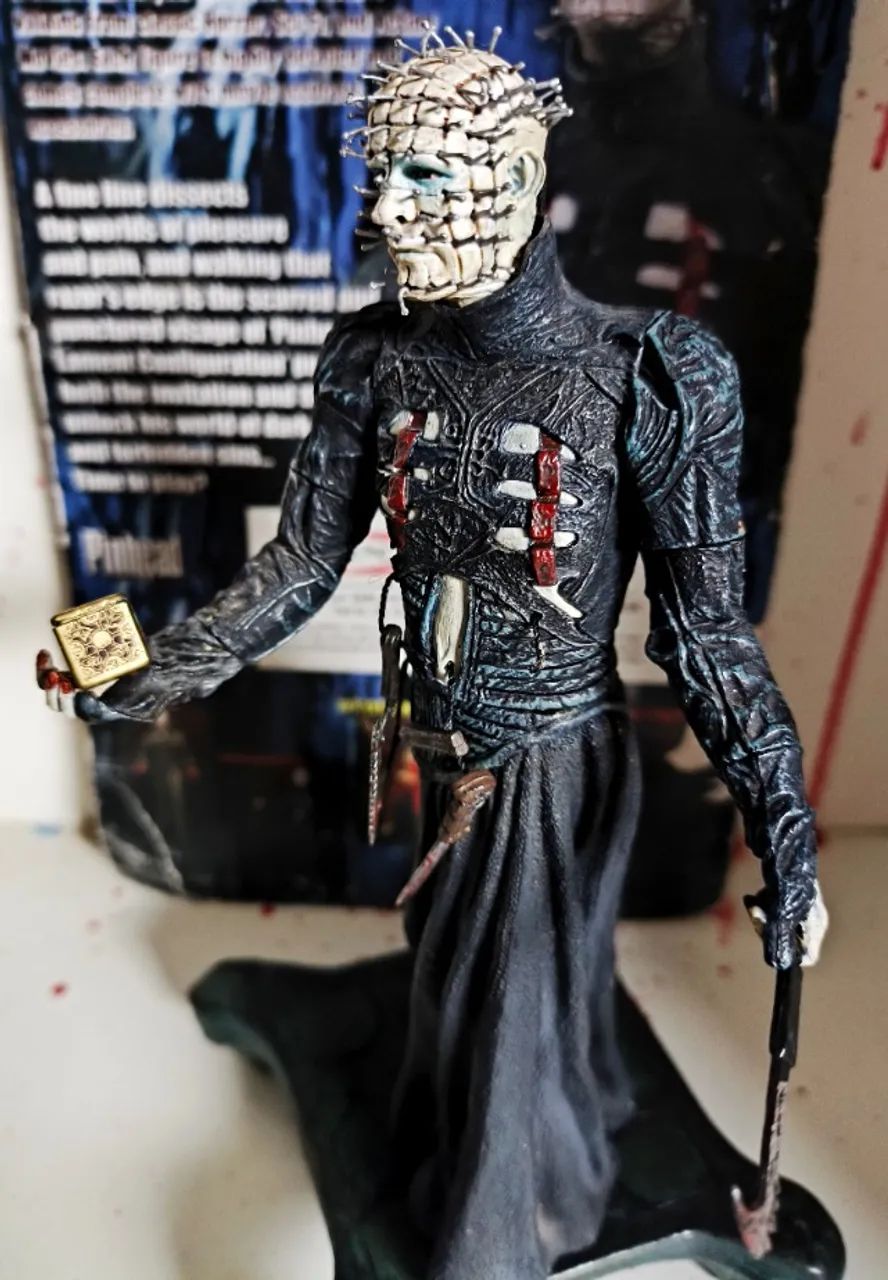 Pinhead + base pilar baf- Hellraiser Cult Classics Icon - Neca - 2009 - Foto 3