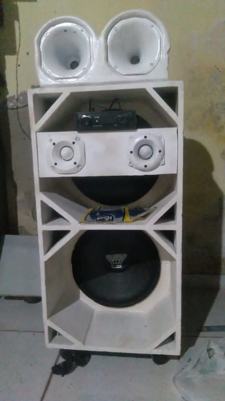 Caixa de som customizada