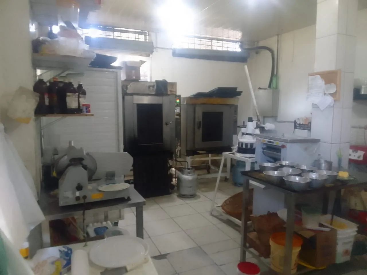 ótima loja com padaria funcionando - Foto 3