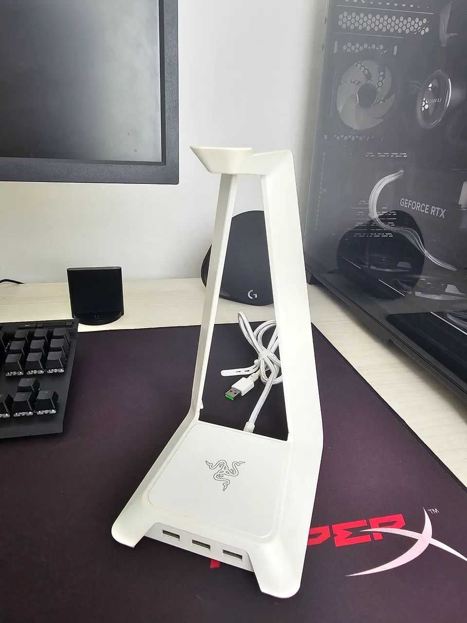 Razer headset stand64522264970371120