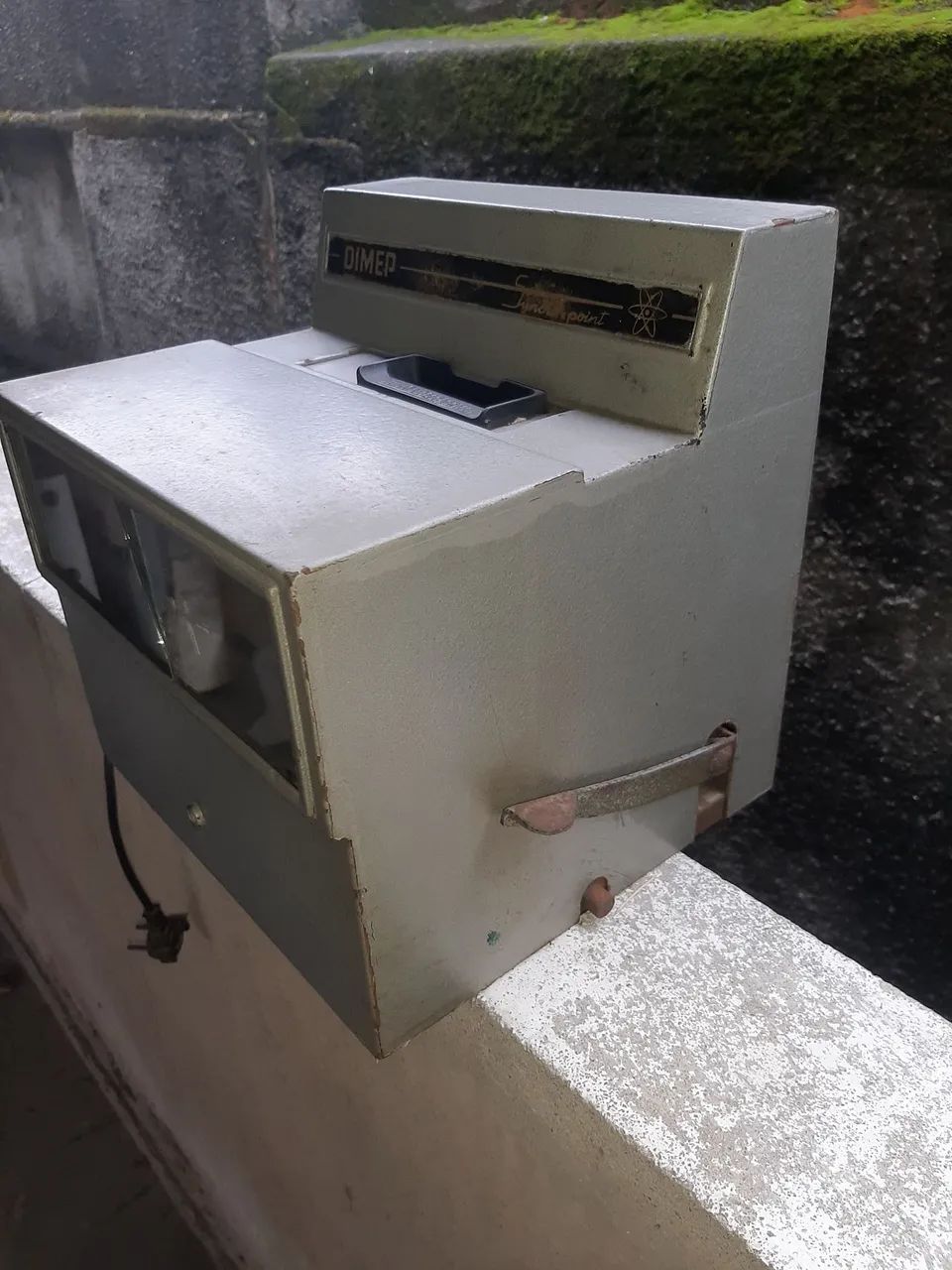 VENDO Relógio de ponto antigo, funcionando parcialmente  precisa de revisão. - Foto 3