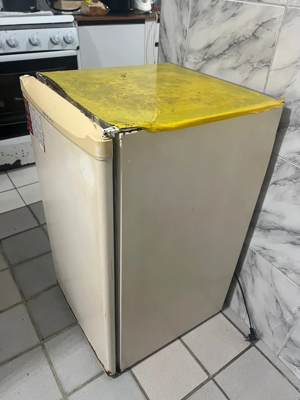 Geladeira Compacta - Ideal para ambientes menores