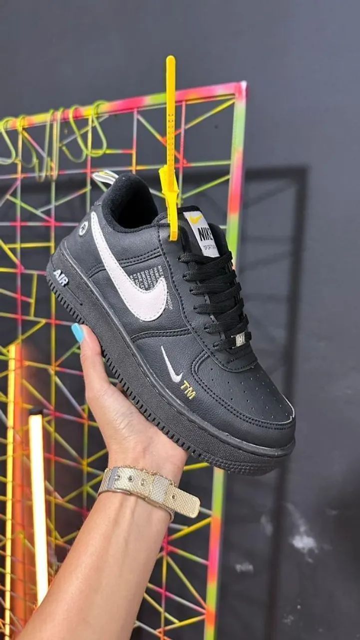 Nike Air Force - com Detalhes