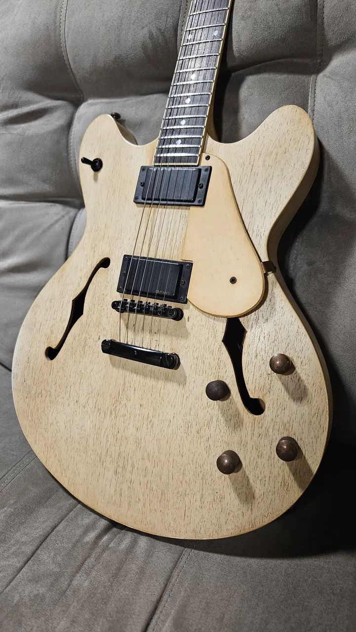 Guitarra semi acustica AXL captação EMG  - Foto 2