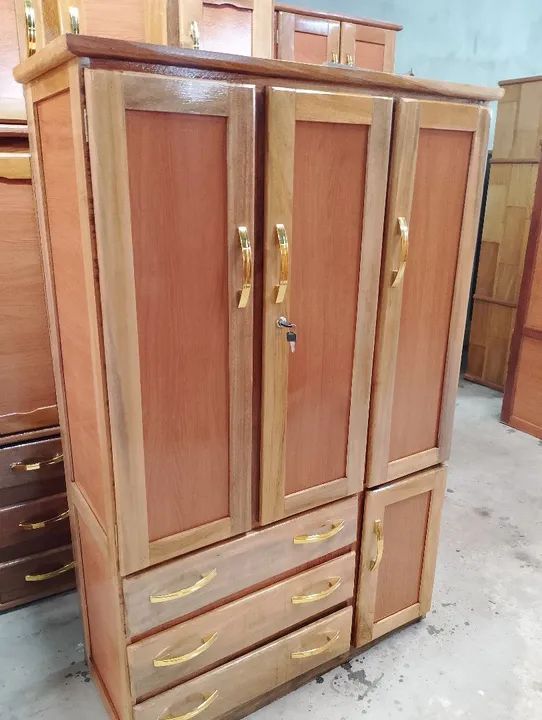 Guarda roupa de  3 portas Novo. - Foto 5