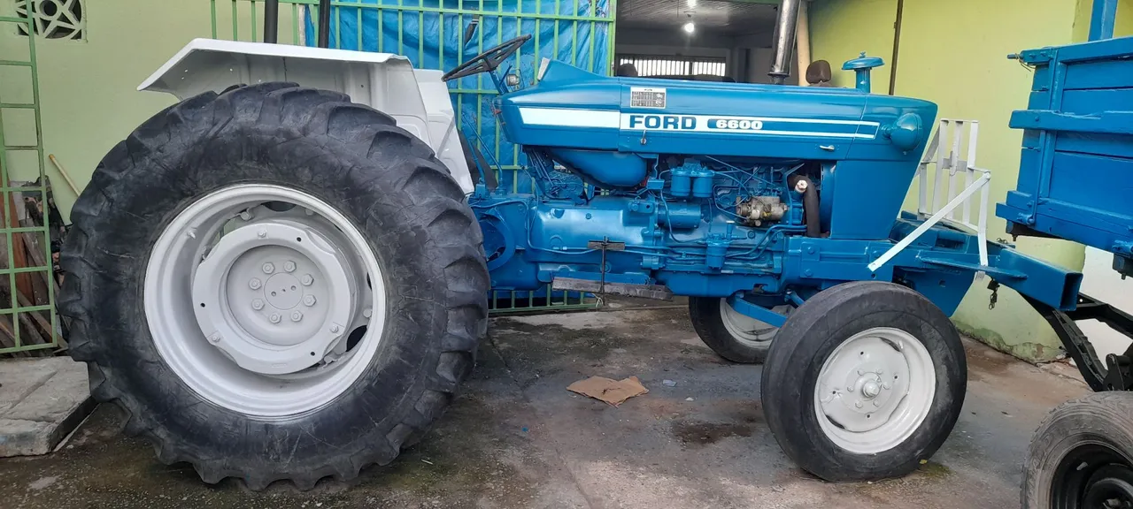 Trator ford 6600 ano78 cor azul