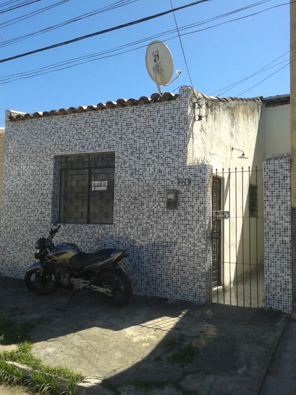 ALUGO CASA TÉRREA E NASCENTE NO PRADO PERTO DO CENTRO