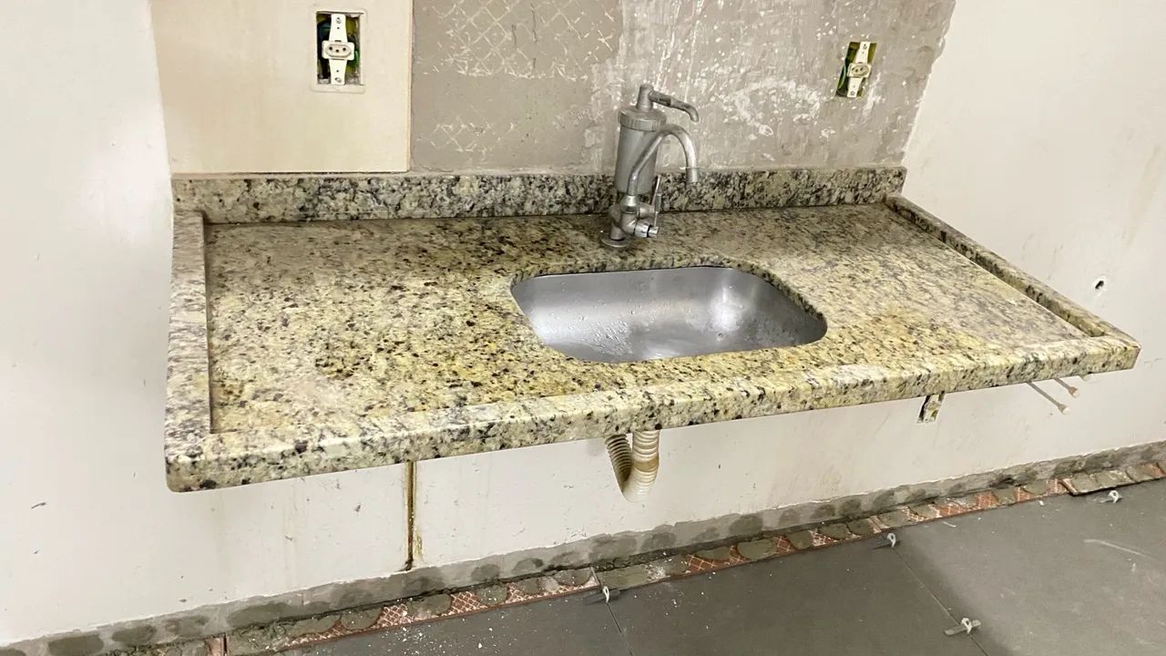 Pia de Granito com cuba em inox