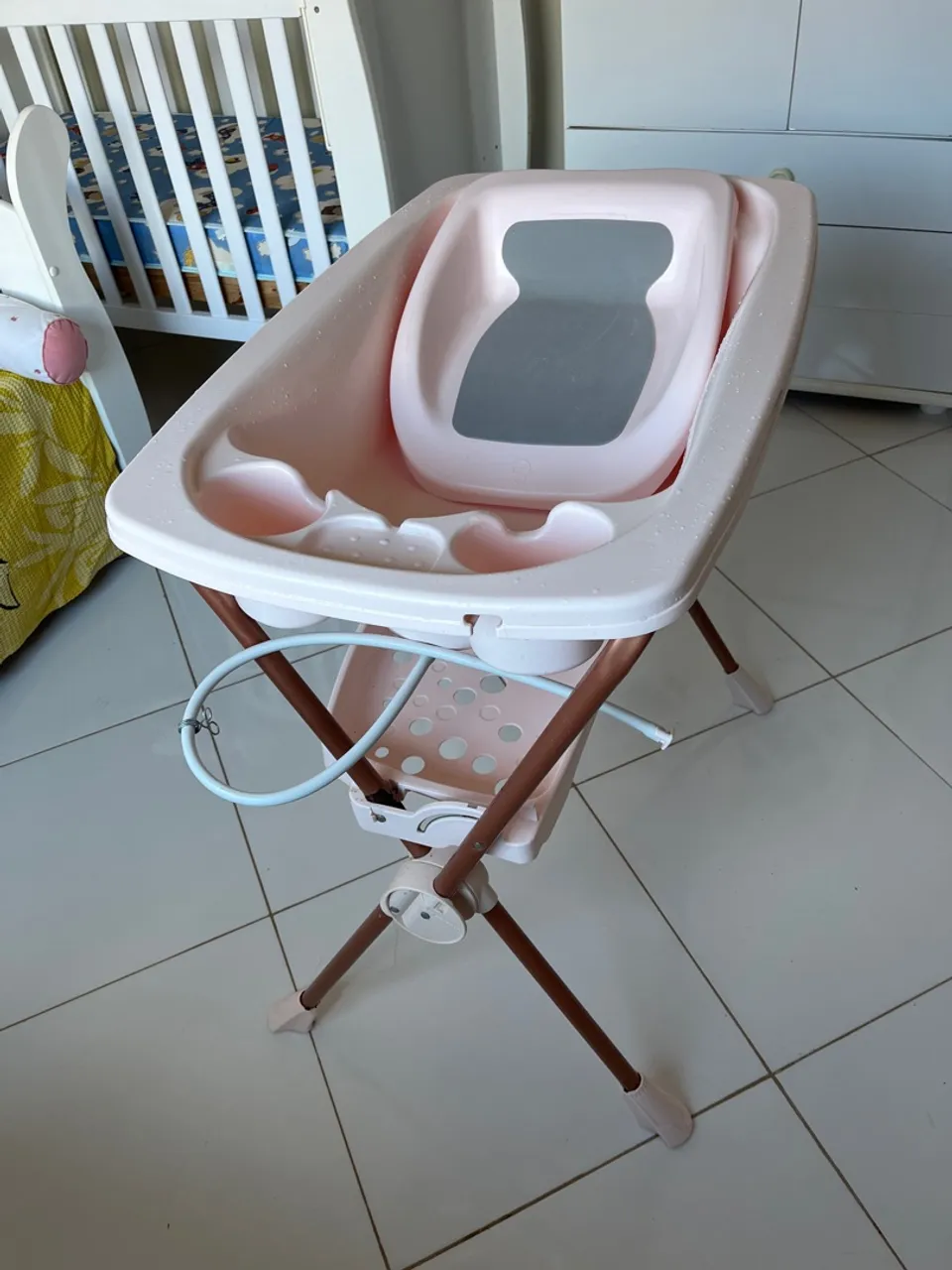 Banheira para bebê com suporte