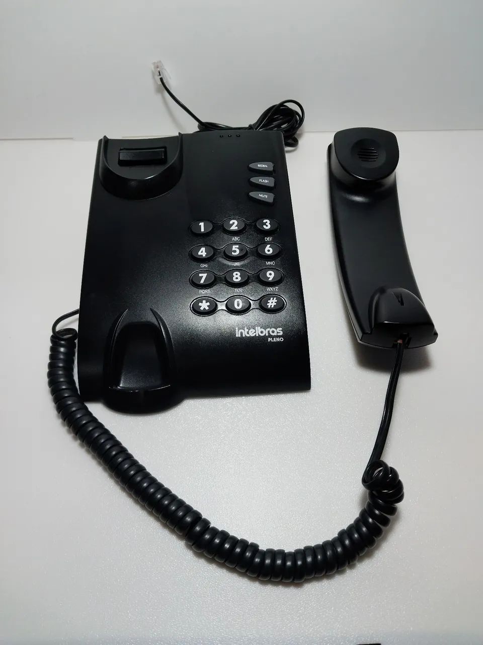Telefone com fio Pleno da Intelbras, na cor preta.  - Foto 2