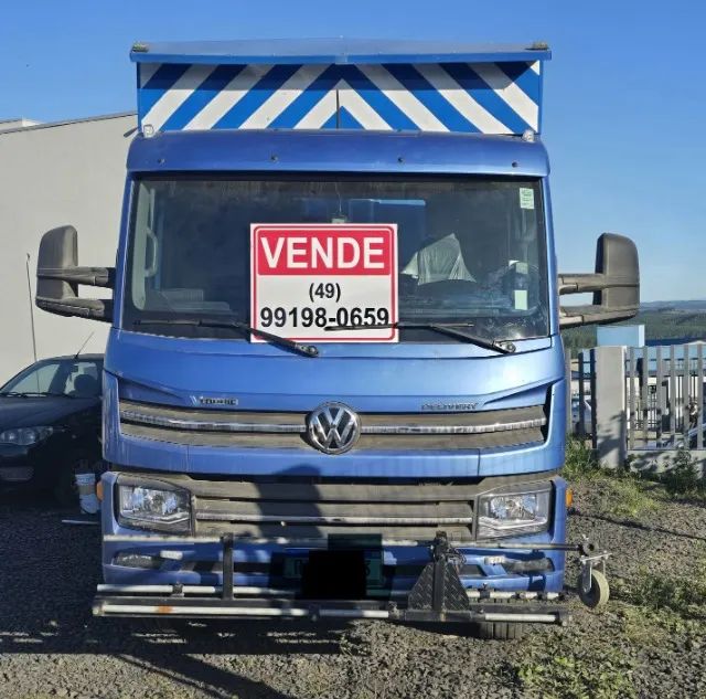 Caminhão VW/11.180, Plataforma de pintura e cabine suplementar 