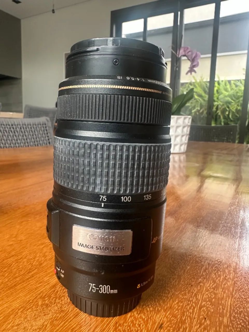 Lente Canon Ef 70-300mm F/4-5.6 Is Telefoto  - Foto 3