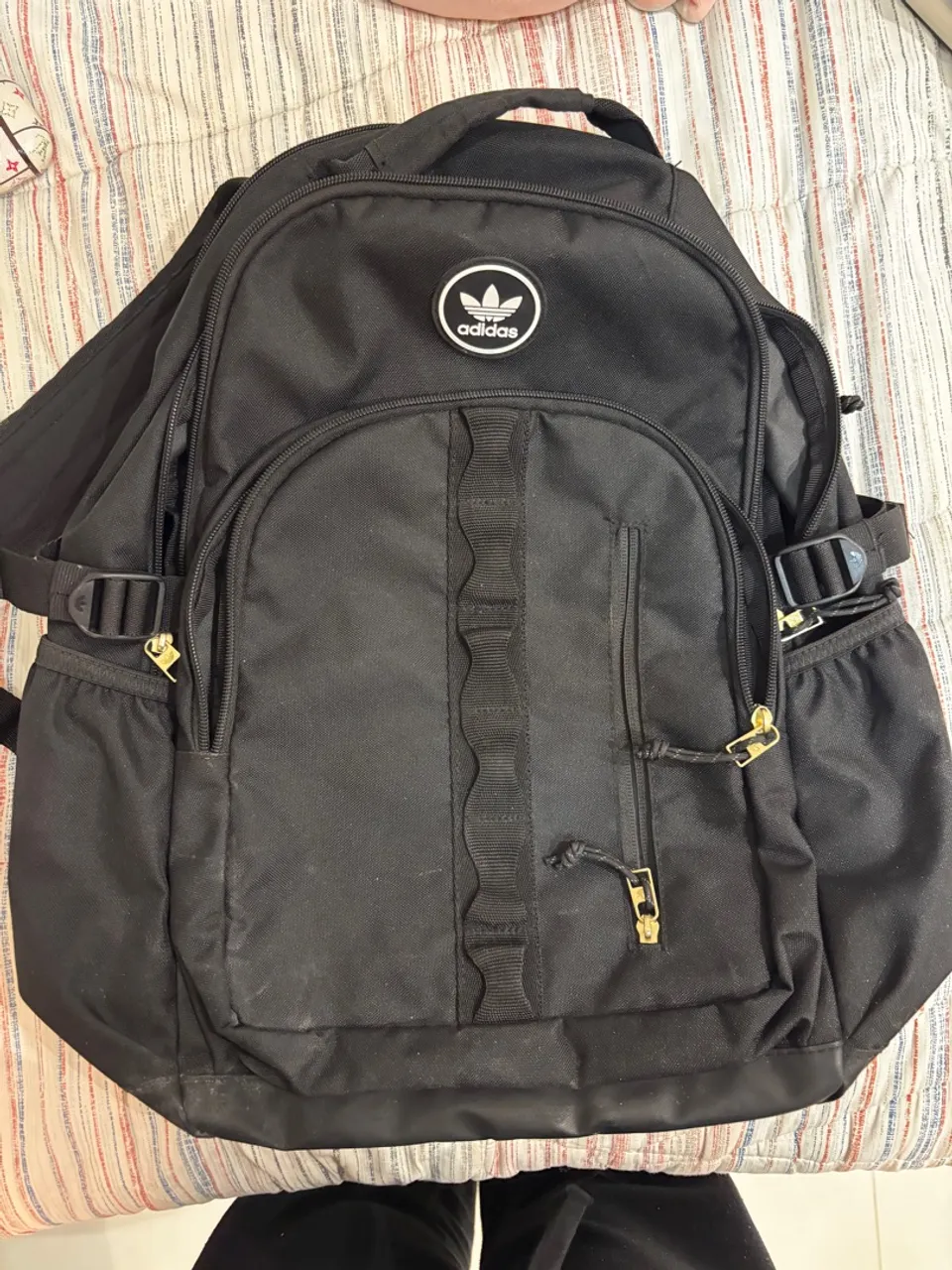 Mochila Adidas Original - Perfeita para o dia a dia!
