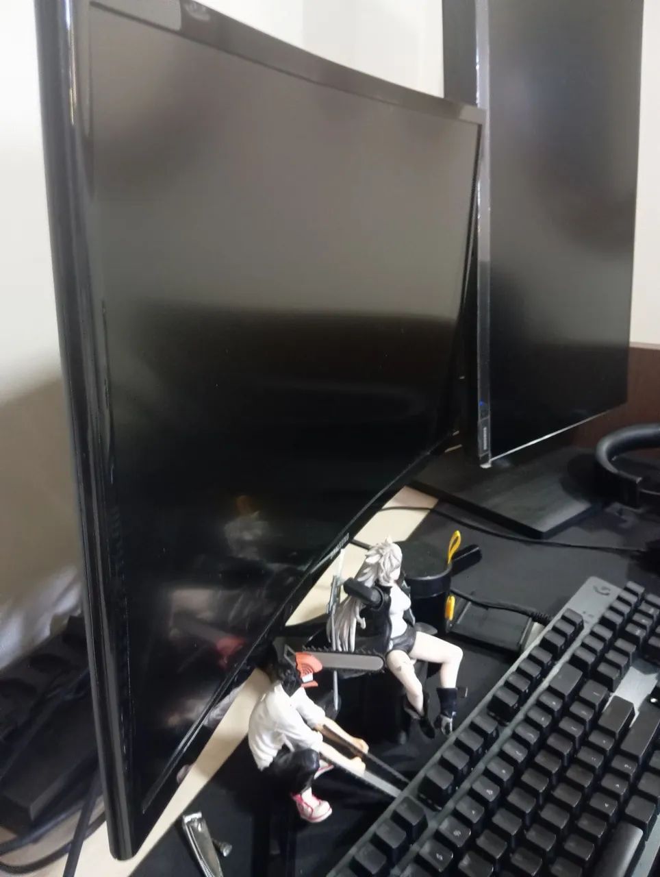 Monitor Samsung Curvo 144hz 24 FHD - Foto 4