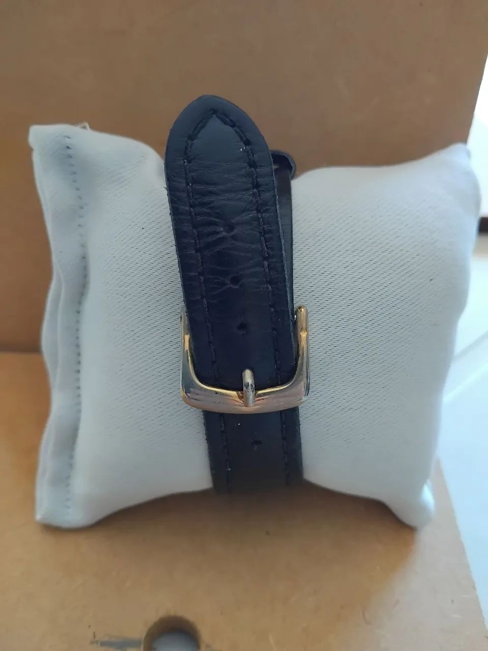 Relógio Orient Dourado com Strass e pulseira em couro - Foto 4