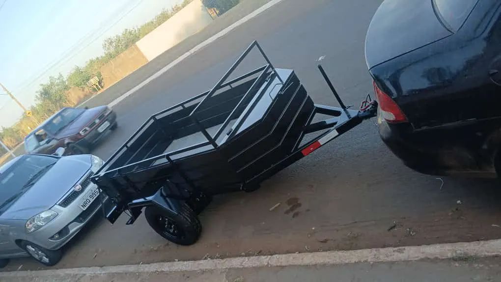 Carretinha reboque nova com bau na frente.  - Foto 3