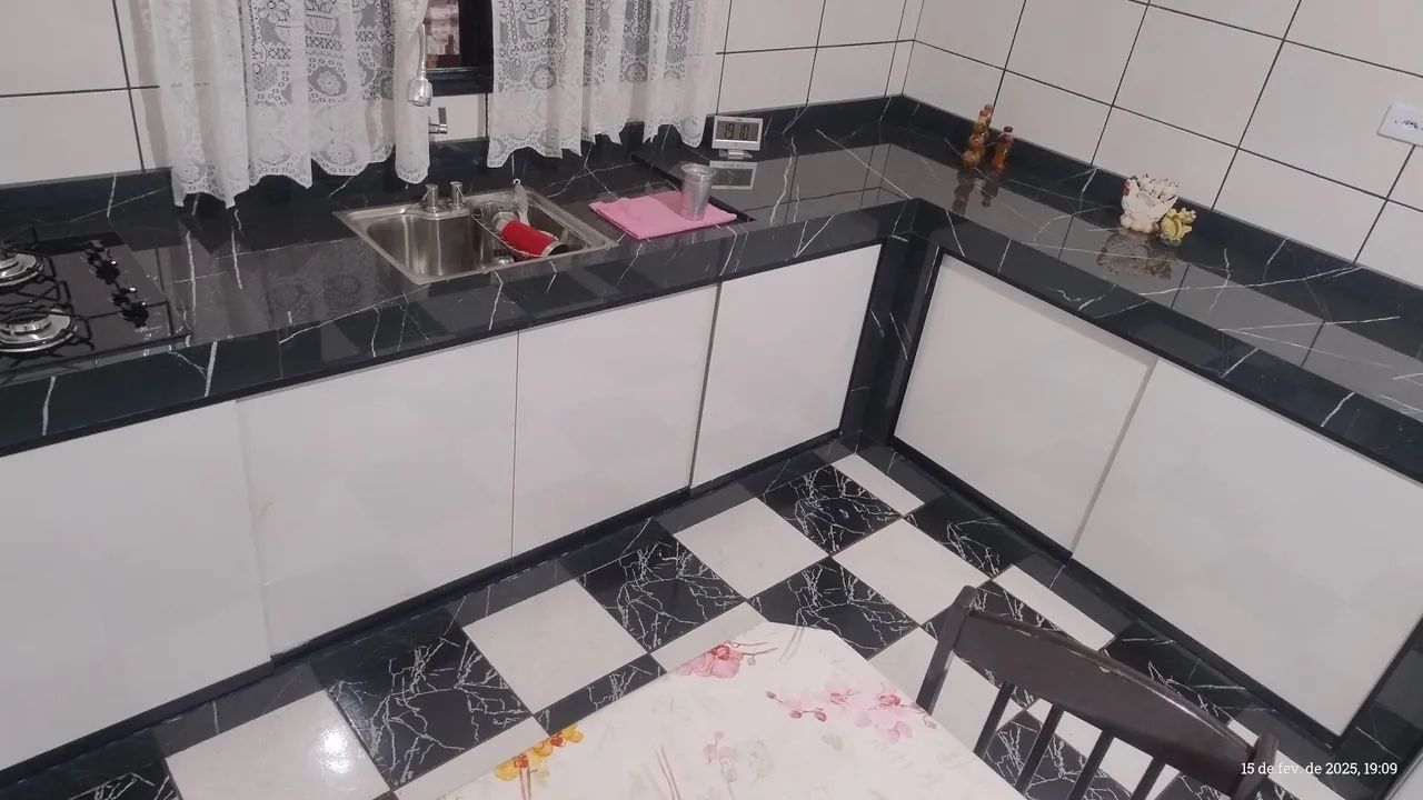 Pias escupidas em porcelanato 