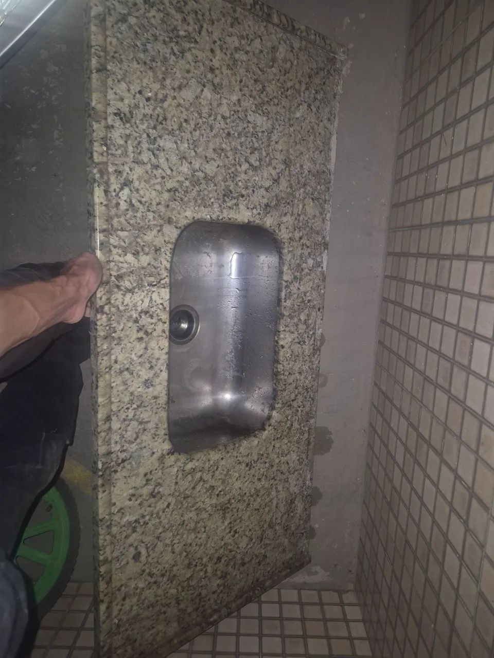 Vende se 64290667986307120