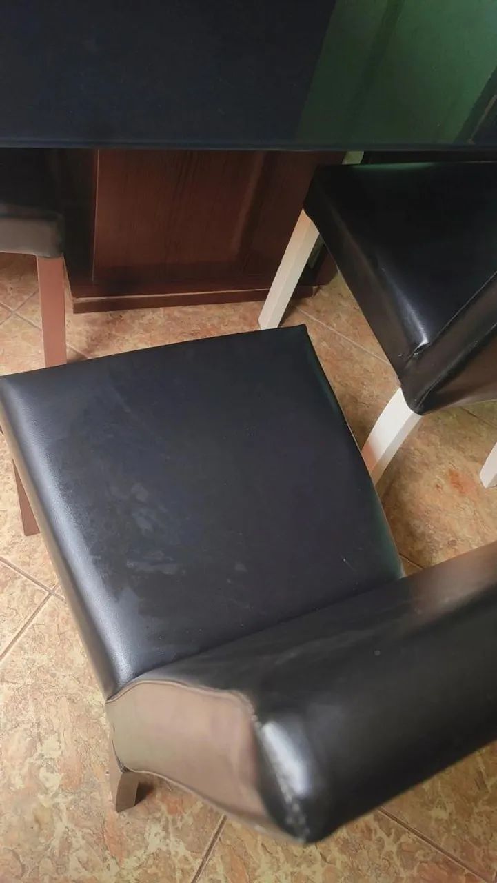 Mesa de Jantar Madesa em Vidro Preto com 8 Cadeiras - Foto 5