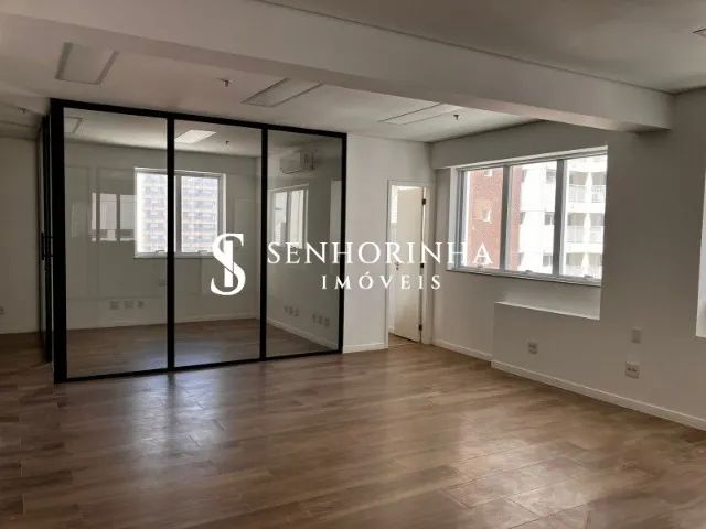 Sala comercial no Tatuapé, São Paulo-SP: com 4 salas, 2 banheiros, 2 vagas de garagem