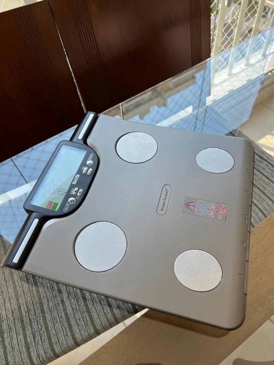 Balança de Bioimpedância Tetrapolar Tanita BC601G 2023