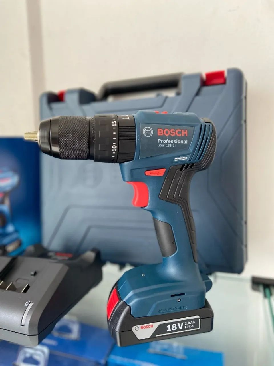 Parafusadeira 18v Bosch 18v Uma bateria - Foto 2