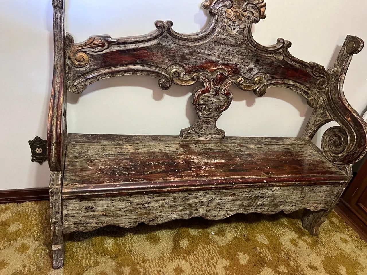 Banco Entalhado  - Foto 3