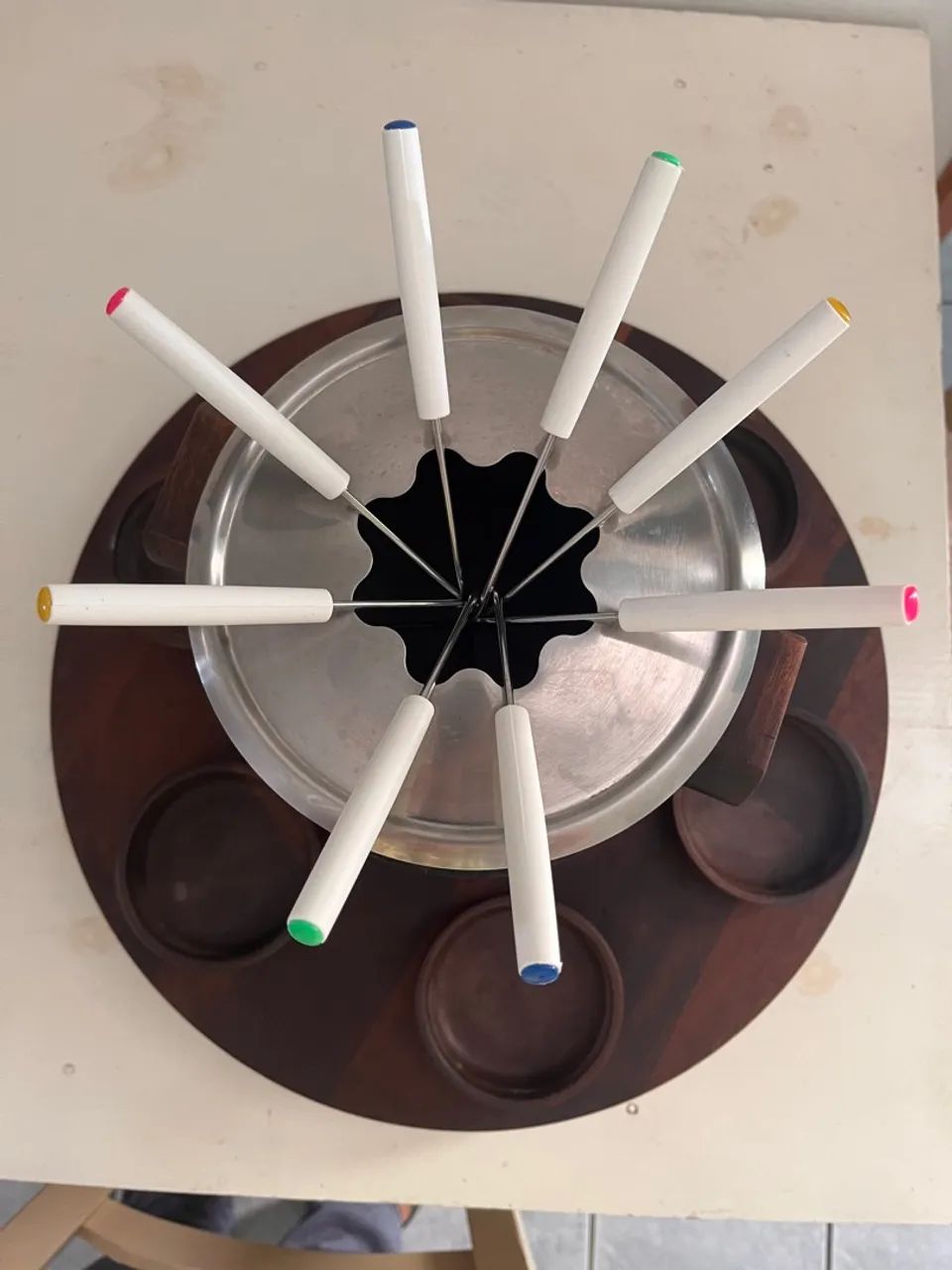 Conjunto de Fondue com 8 Garfos e Bandeja de Madeira - Foto 3