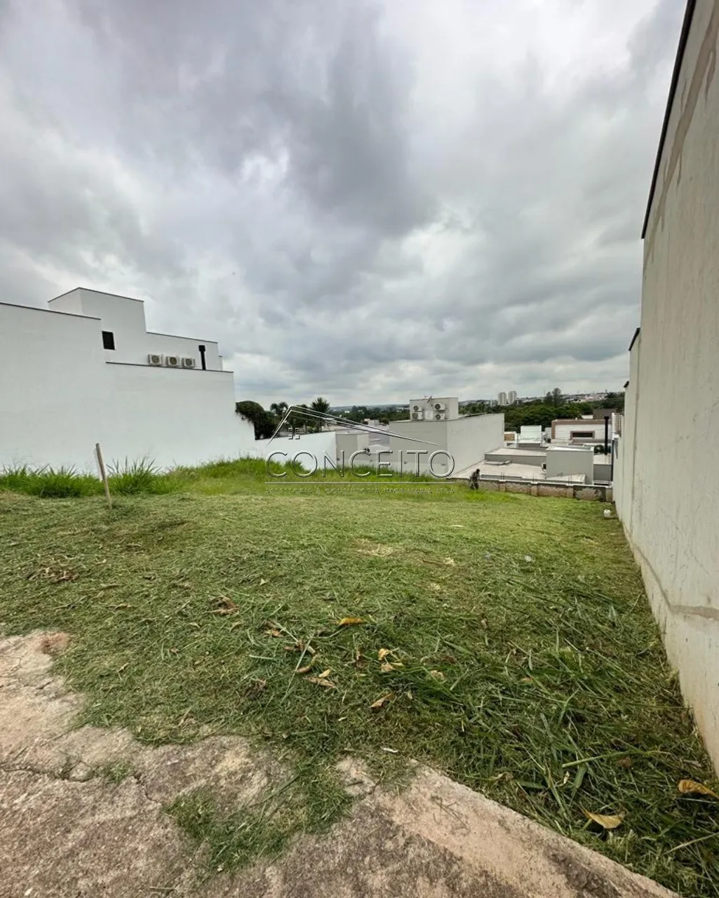 Terreno à venda no Condomínio Ondas do Piracicaba com 256 m² de área total