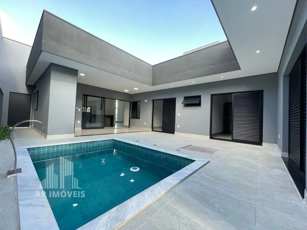 RR0133D CASA A VENDA 211m² JARDIM RECANTO DAS ÁGUAS - OPORTUNIDADE - 3 Dorms 2 Vagas - Nov