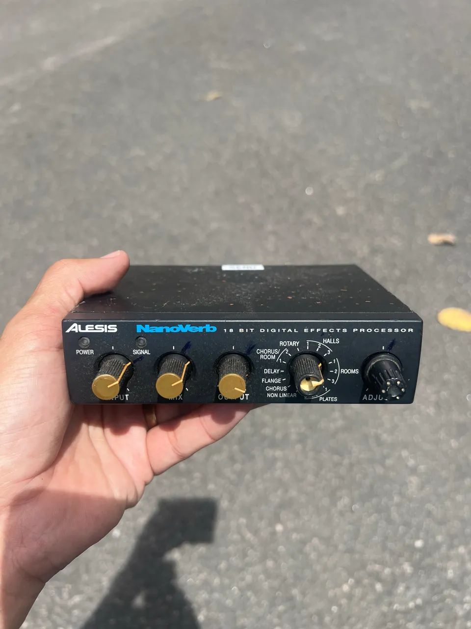 Vendo máquina de efeitos Alesis nanoverb