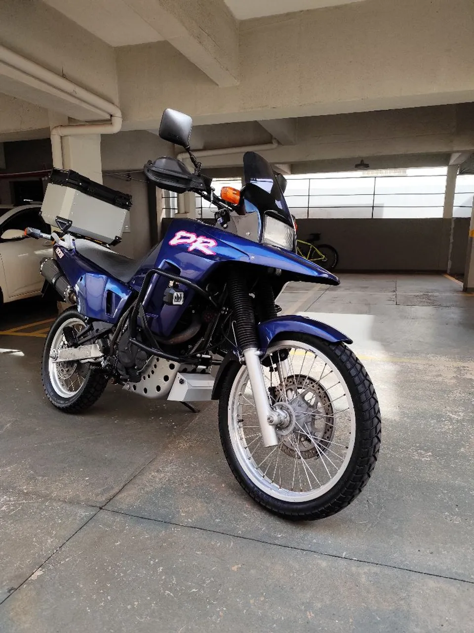 Suzuki DR 800