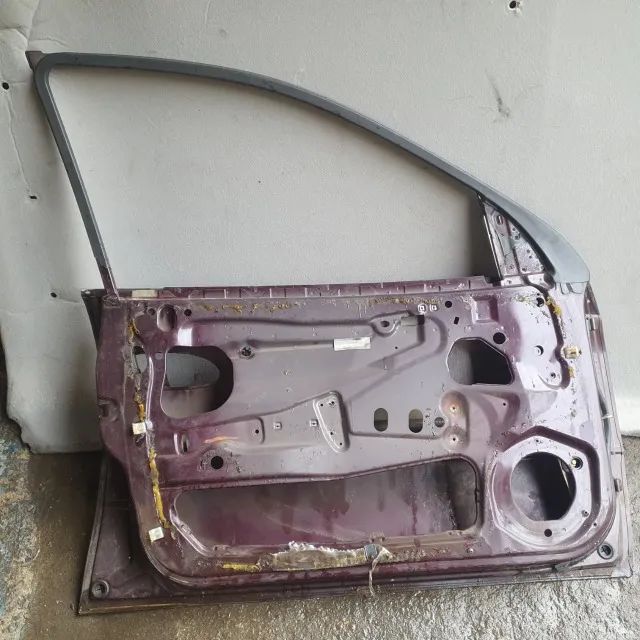 Porta dianteira esquerda Chevrolet Omega 1999 C/detalhes - Foto 5