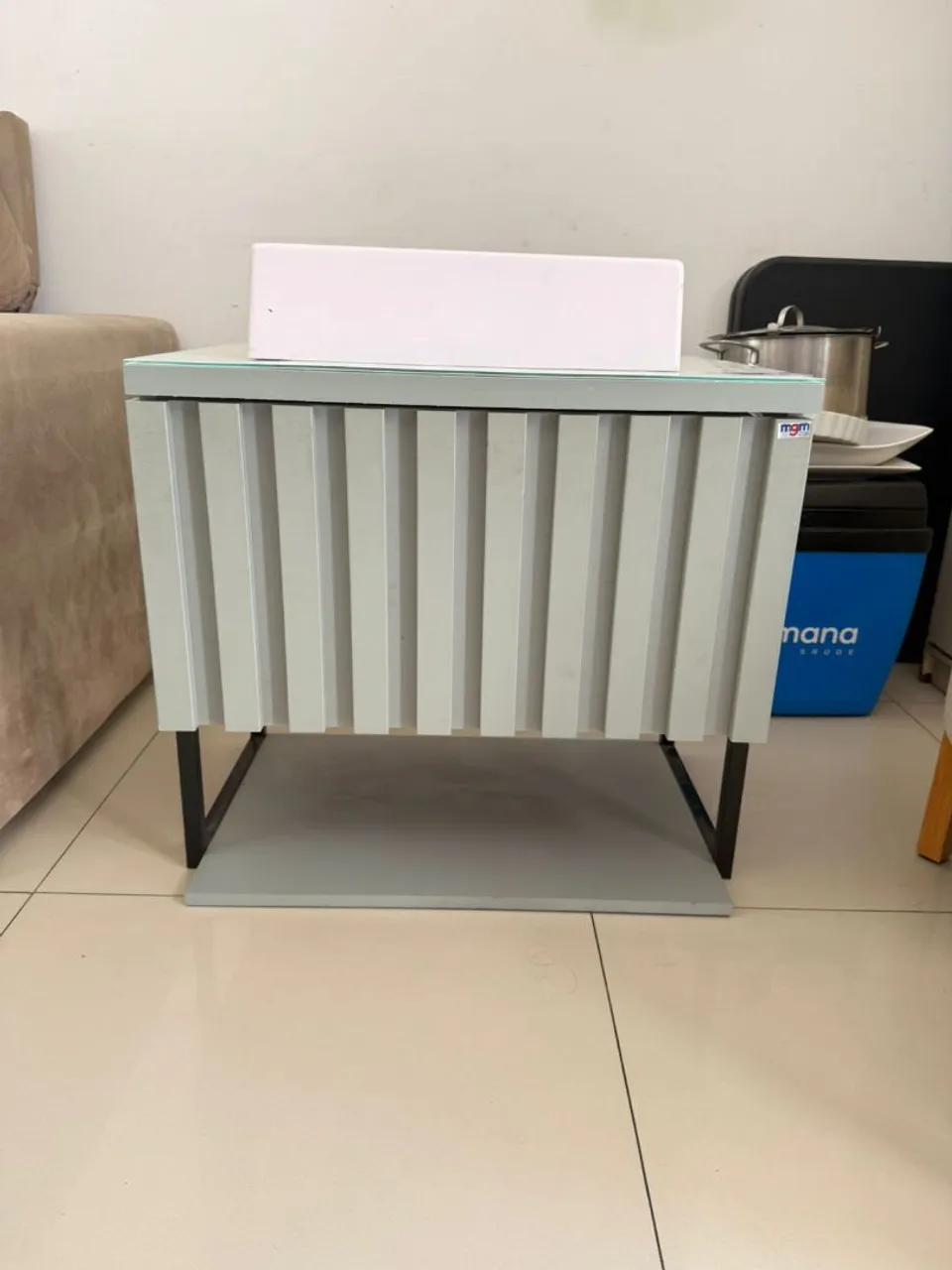 Armário com pia e fibra incluso moderno com design elegante