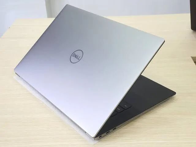 Notebook Dell Precision 5550 - i7 | 32GB RAM | SSD 477GB | GPU 4GB