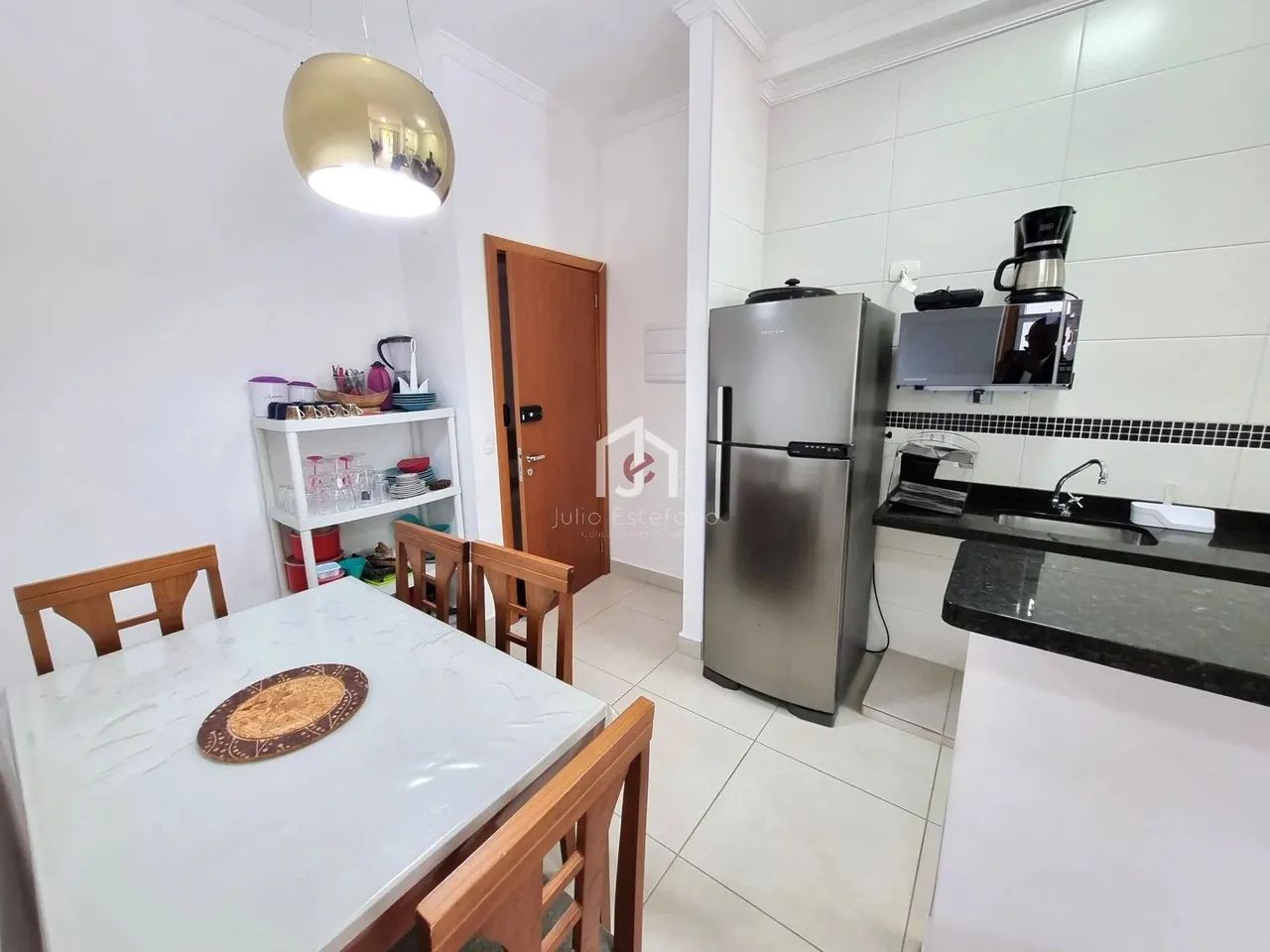 Apartamento, 2 Dormitórios (1 Suíte) & Varanda - Toninhas - Ubatuba/SP - Foto 2