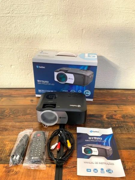 Projetor multimédia Betec modelo BT920 - Foto 6