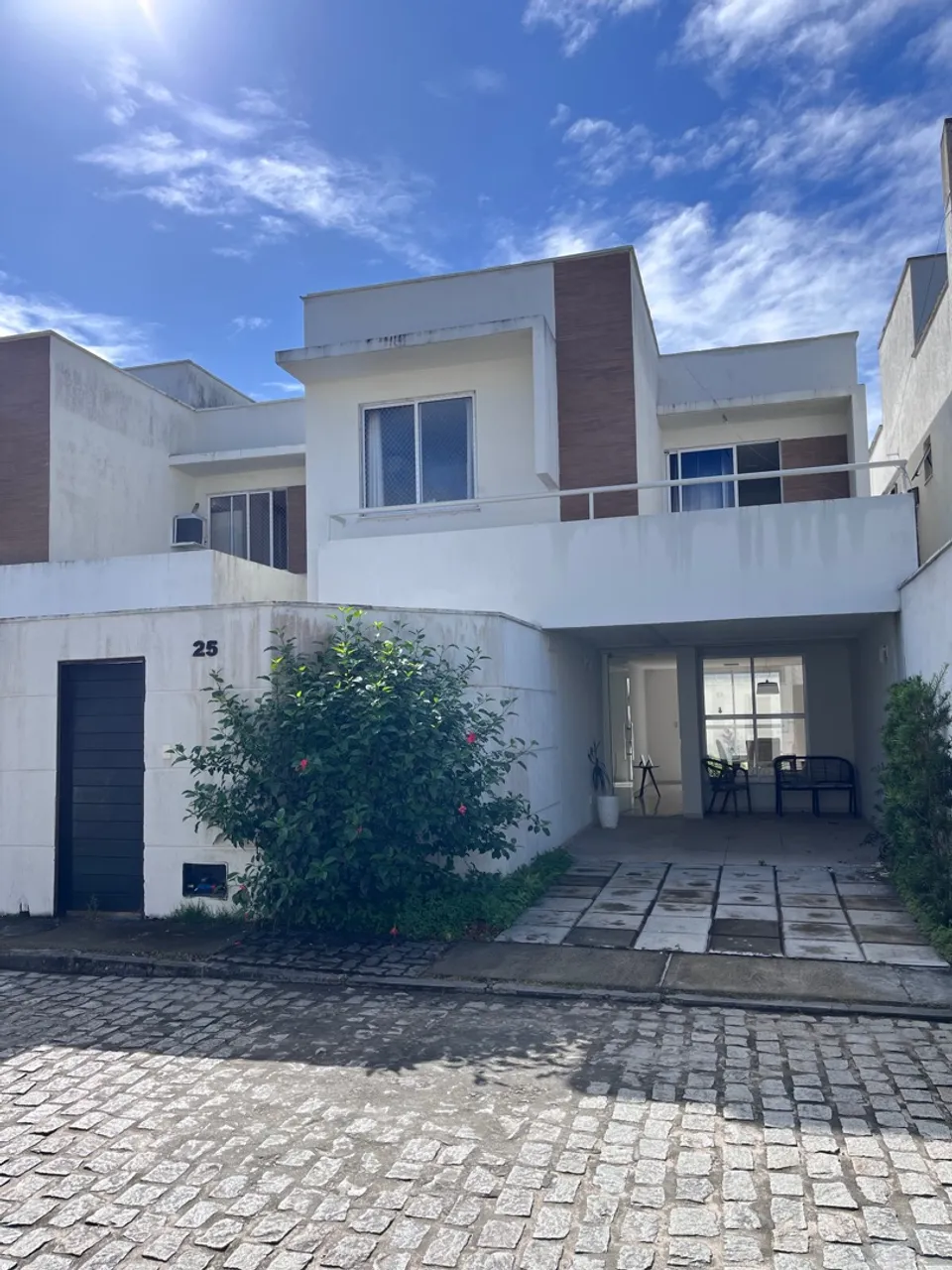 Casa 3/4 com suíte mobiliada no Sim