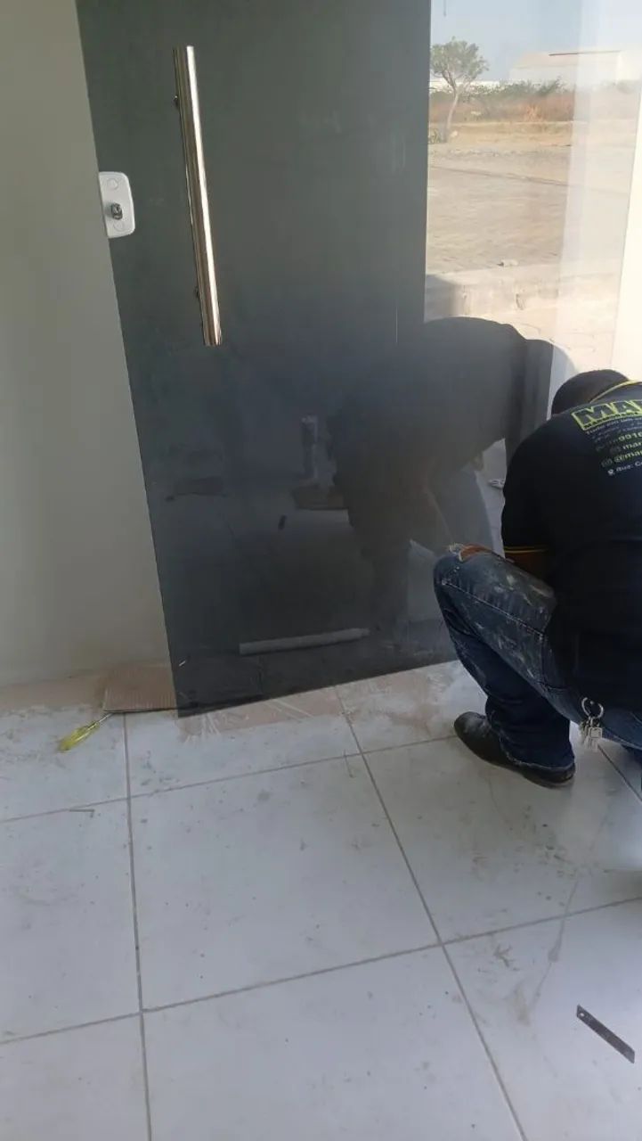 Fachada e Porta de Vidro temperado 8mm ( 3,50 X 2,50) - Linda e Super Nova