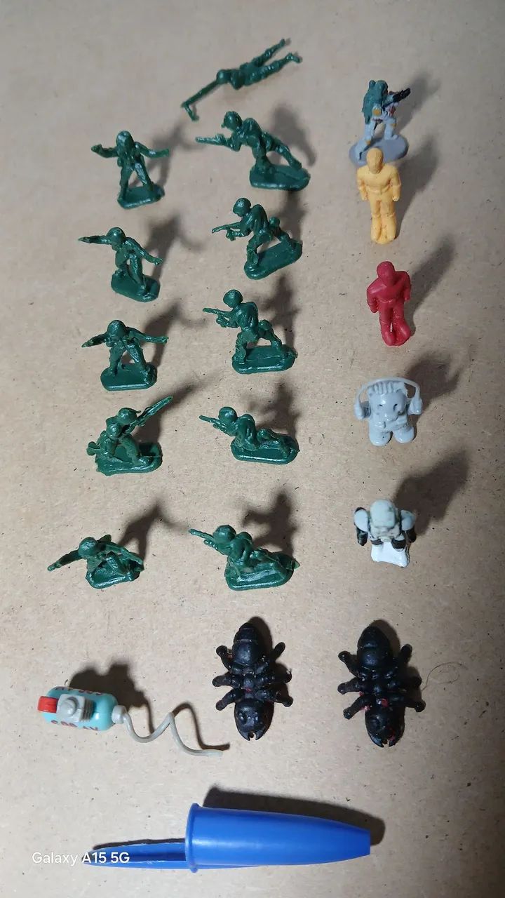 Coleção de miniaturas de soldados, insetos e outros - Foto 5