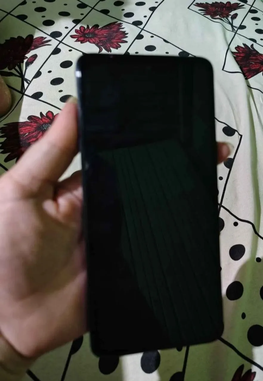 Vendo Moto G84 5G 256/8 com todos acessórios nota fiscal aceito cartão com taxa 