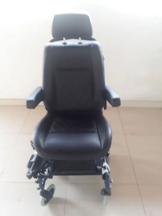 Cadeira Adaptada Para Cadeirantes De Automóveis  - Foto 4