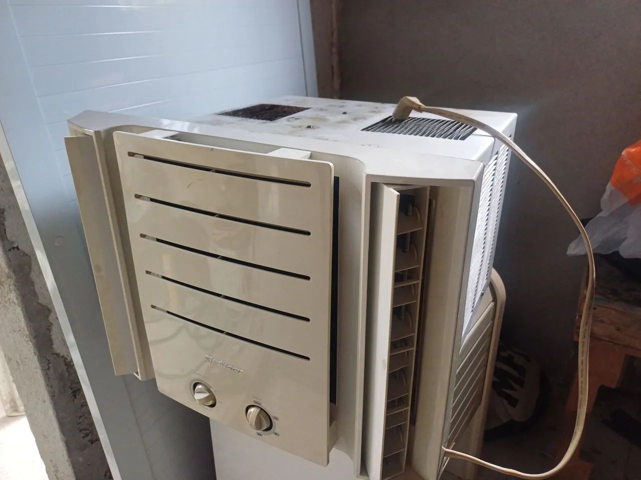 Ar Condicionado de Janela - Usado - Foto 2