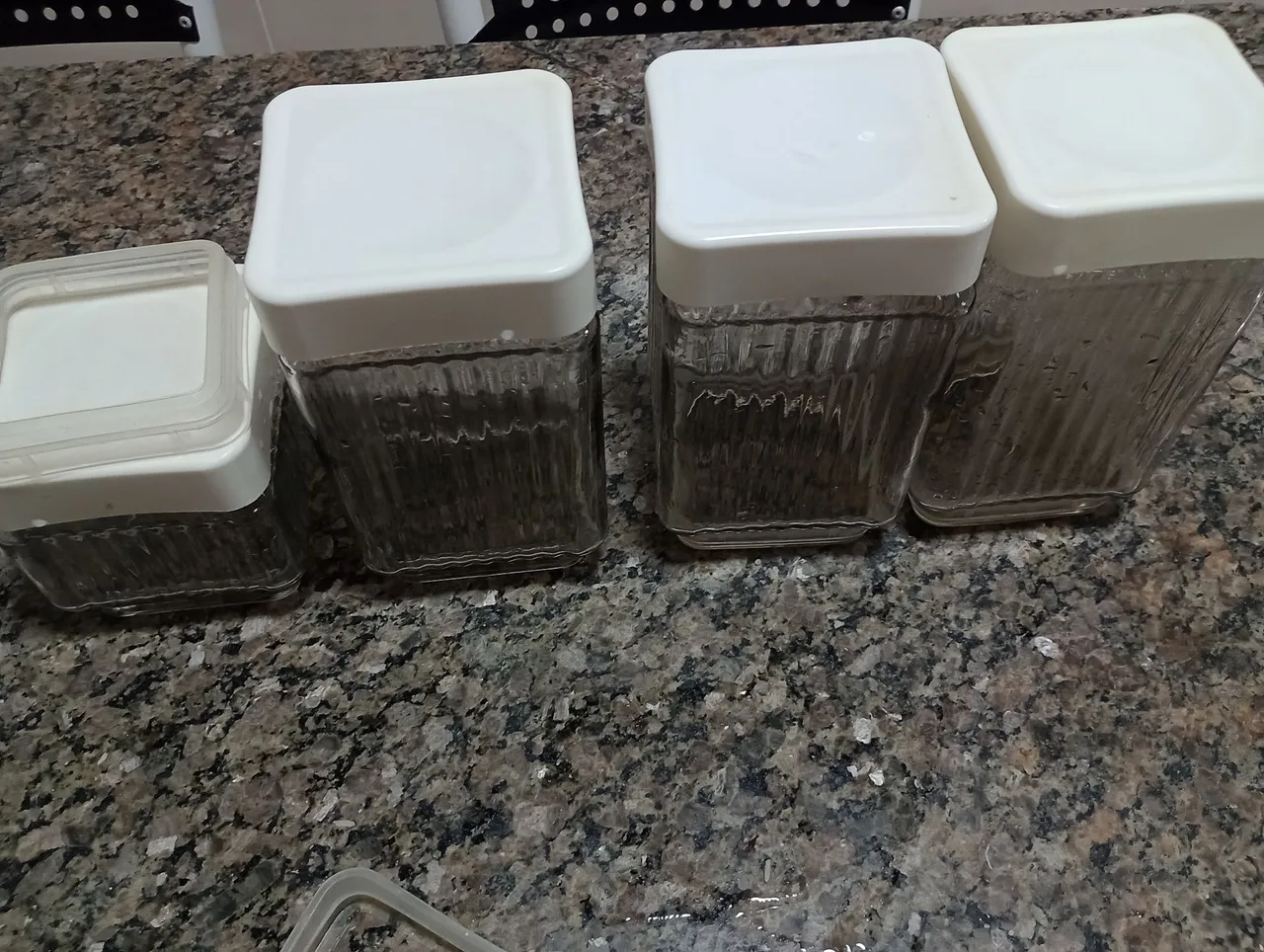Conjunto de potes de vidro com tampa