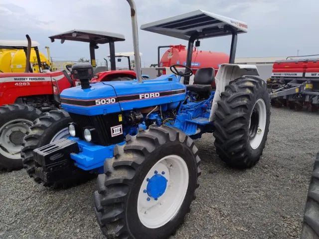Trator Ford - 5030. Fabricação 1996