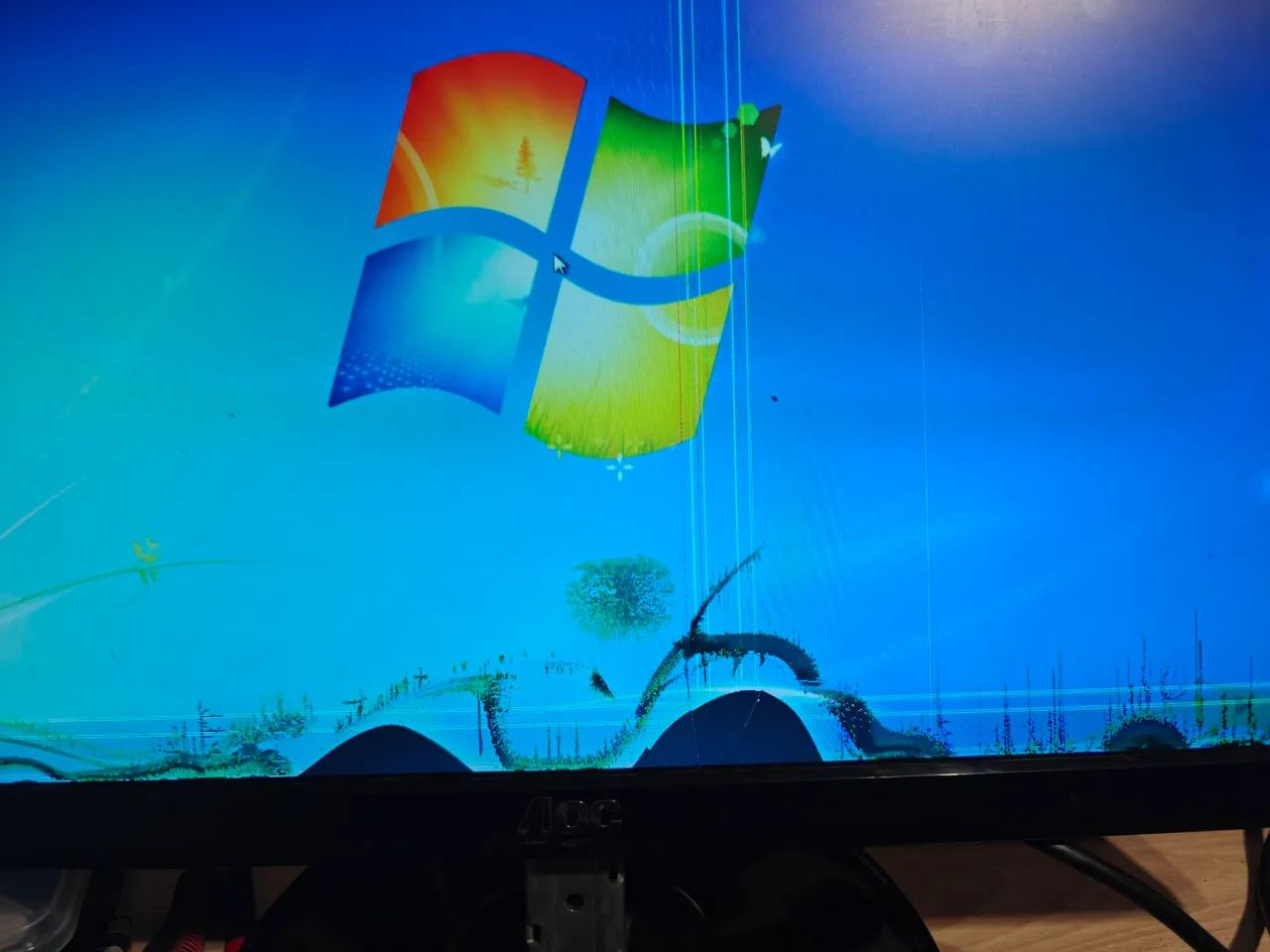 Monitor AOC com Tela Quebrada