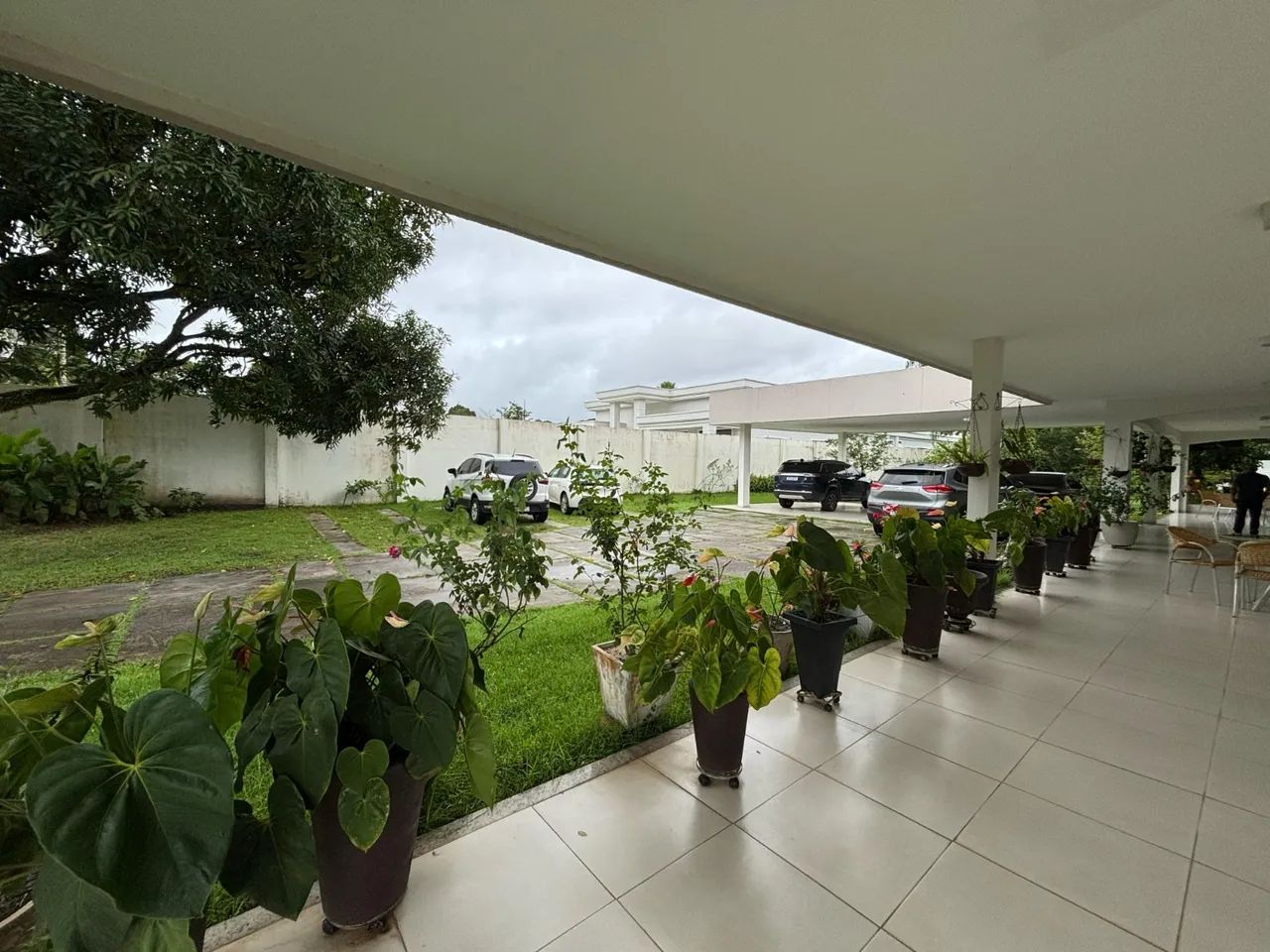 Condomínio Lago Azul - Vendo Casa 4 Suítes - Com 3.800 m² de área total - Foto 3
