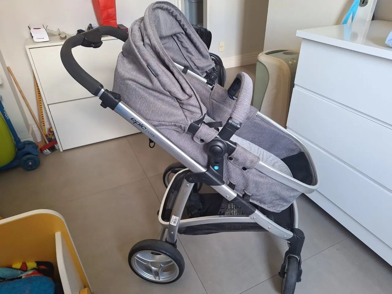 Travel System Epic Lite Infanti - Carrinho de bebê, Bebê conforto e base isofix