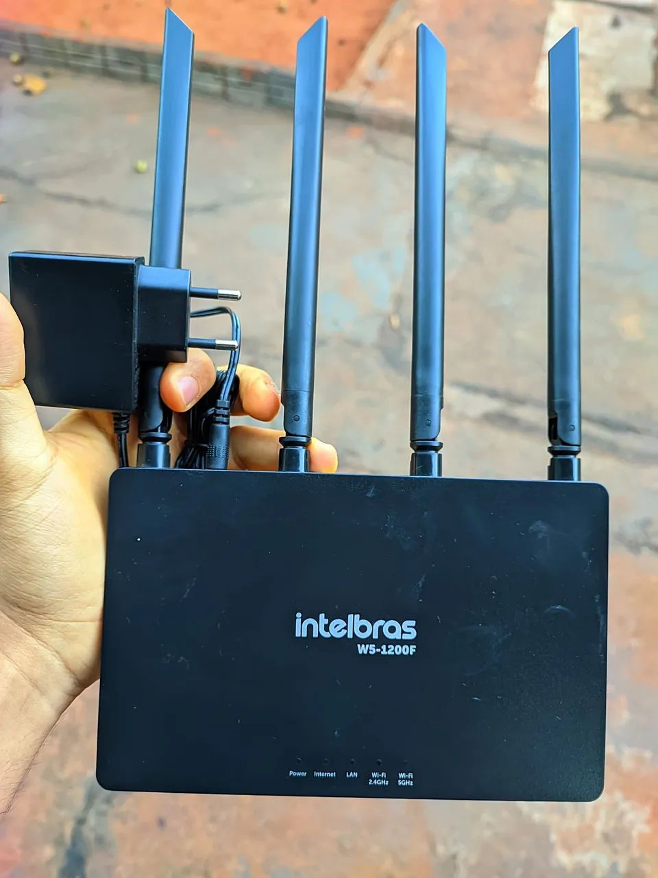 Roteador Wi-Fi Intelbras W5-1200F