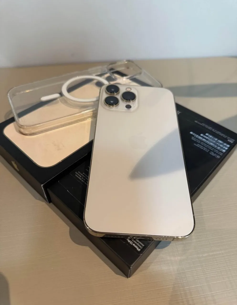 iPhone 13 Pro Max Dourado